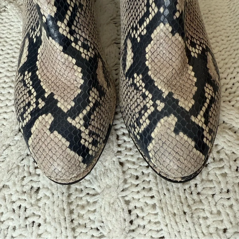 Stuart Weitzman Nell Snake Skin Bootie Size 7